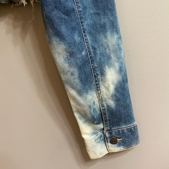 Custom Hand Painted Michigan State Denim Jacket, Size XL - Picture 11 of 14